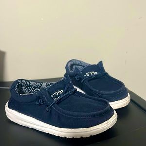 Hey Dude shoes wally navy youth kids size 11 boy